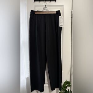 lululemon men’s daydrift relaxed fit pleated trouser regular